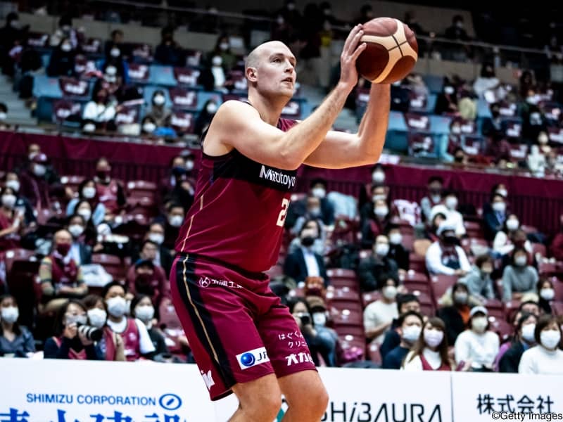 川崎のニック・ファジーカスがBリーグ史上初となる個人通算7000得点を達成！