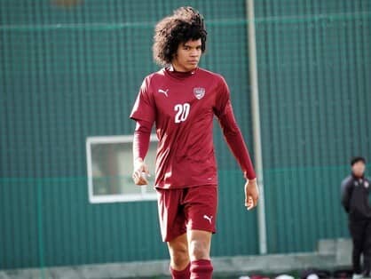 高校サッカー選手権でプロ注目のGK＆DF11人。PK職人、陸上一家出身、身長190cm超えの成長株など逸材ぞろい。