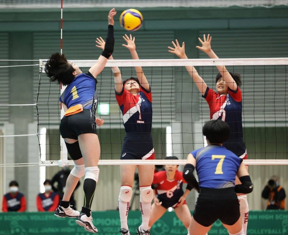 春高バレー　女子は東九州龍谷がストレート勝ち　都城商も１回戦突破