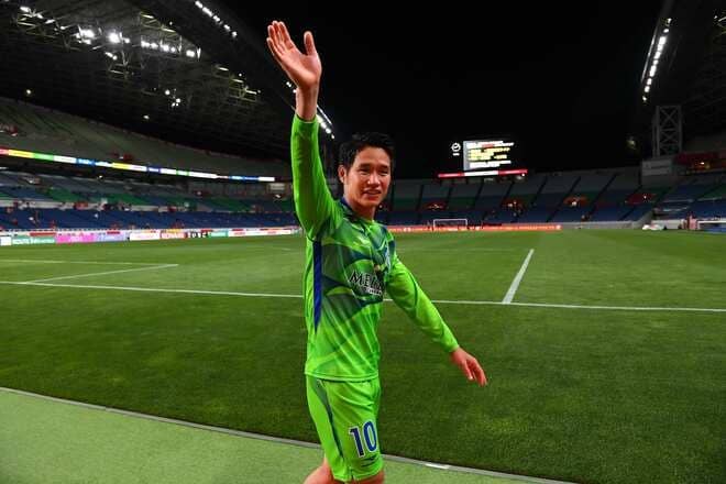 湘南が22年シーズンの新背番号を発表 復帰の永木は 41 新加入の瀬川は 13 サッカー スポーツブル スポブル