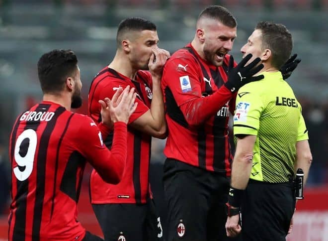 逆転負けのミラン まさかの 誤審 に怒り 審判協会は謝罪もファン激怒 恥を知れ ３部レベル サッカー スポーツブル スポブル