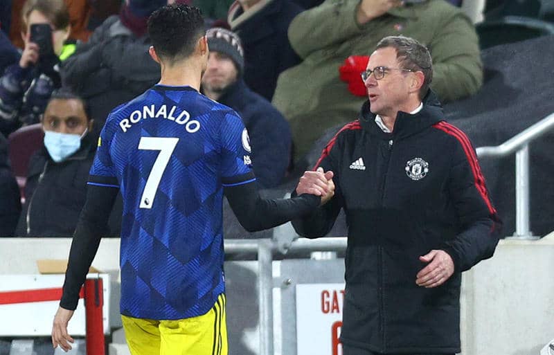 C・ロナウドは途中交代に不満隠さずも…ファンは「平常運転」「交代させられて満足する方がおかしい」