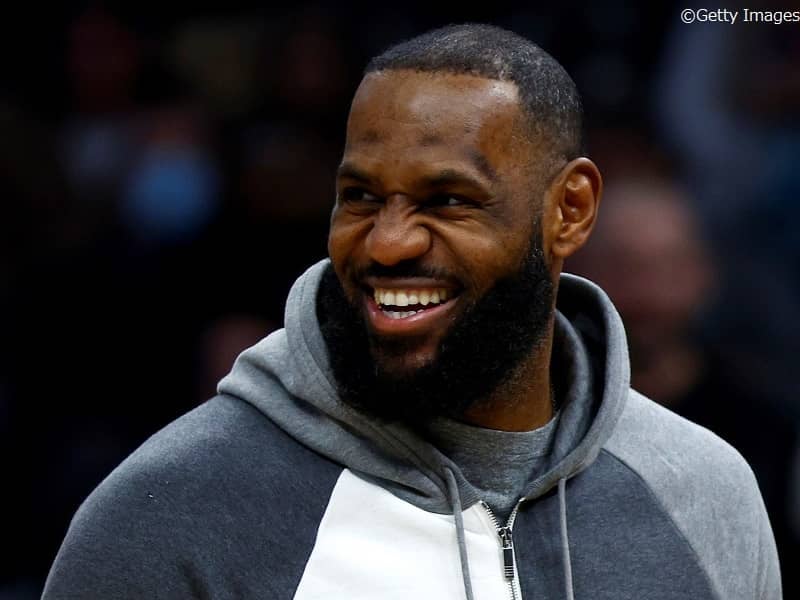 超一線級で活躍を続けるレブロン・ジェームズが左膝の痛みのため2試合連続で欠場
