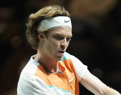 連覇狙うルブレフ 初戦突破