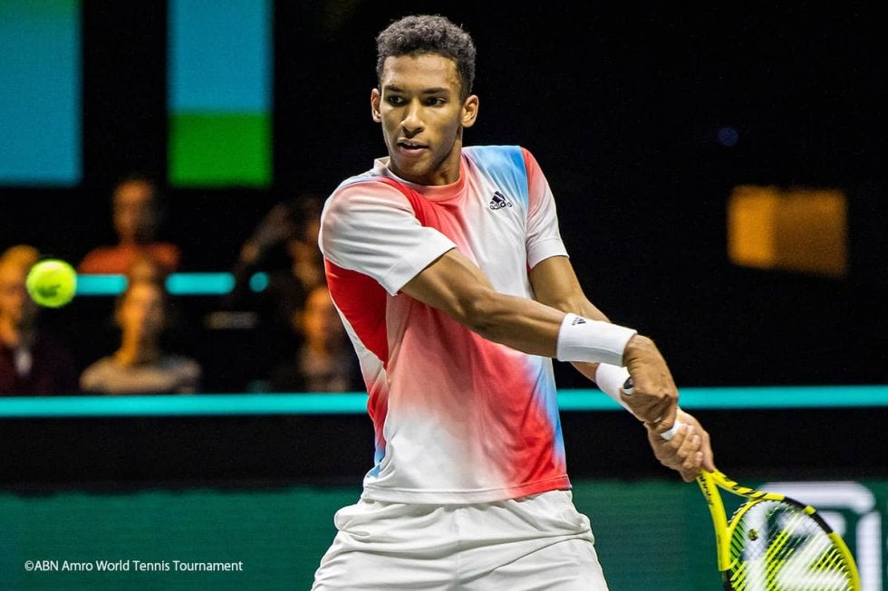 ついにツアー初優勝、オジェ・アリアシムがチチパスを下してトロフィーを掲げる「決して平坦な道のりではなかった」 [ABNアムロ世界テニス・トーナメント]