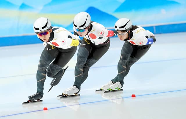 パシュート女子 日本が銀メダル ゴール直前で転倒 逆転を許す ウィンタースポーツ スポーツブル スポブル