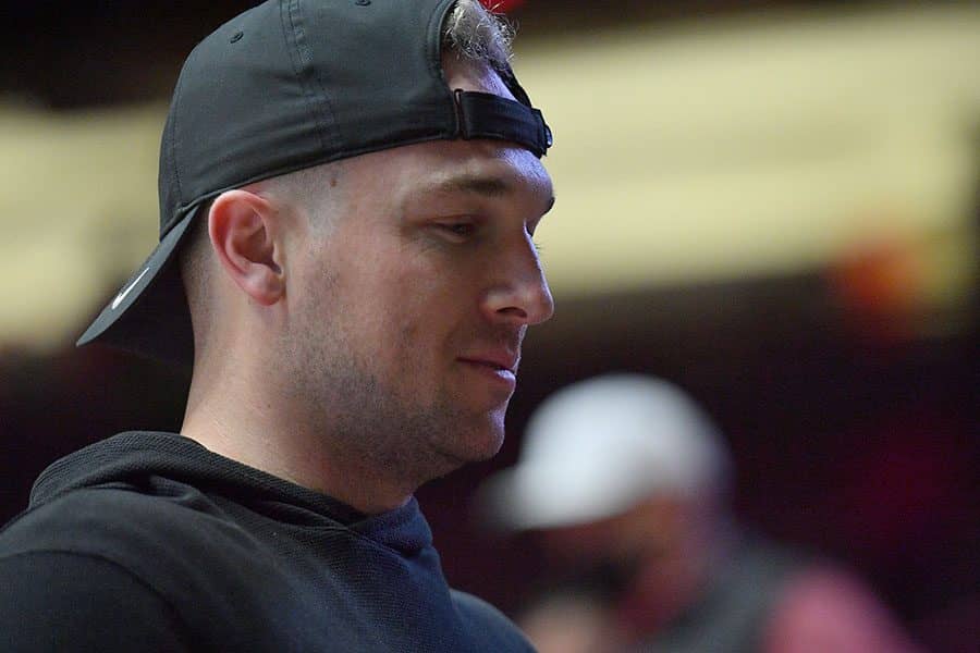 【MLB】116億円野手と美人妻が寄り添い笑顔　「史上最もキュート」な“妊娠ムービー”