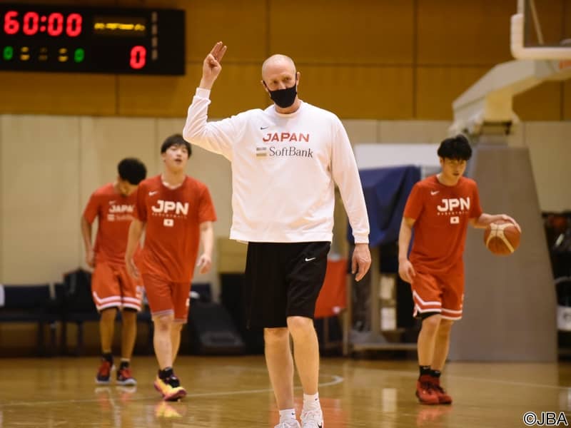 日本代表のホーバスHCがW杯予選に向けて決意表明「本当に勝ちたい。勝ったら自信がつく」