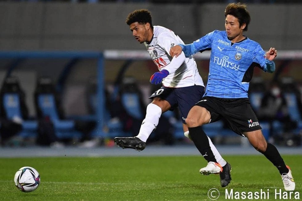 「勝手に飲水タイム」後に始まった右サイドからの猛攻【王者・川崎フロンターレとの開幕節で見えたFC東京の「大いなる可能性」】(2)