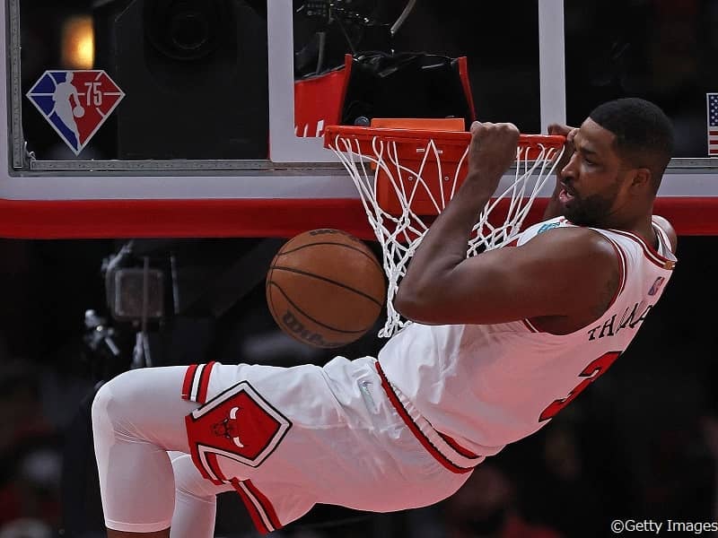 ブルズデビュー戦を勝利で飾ったトンプソン「俺はロッドマンの映像をずっと観てきた」