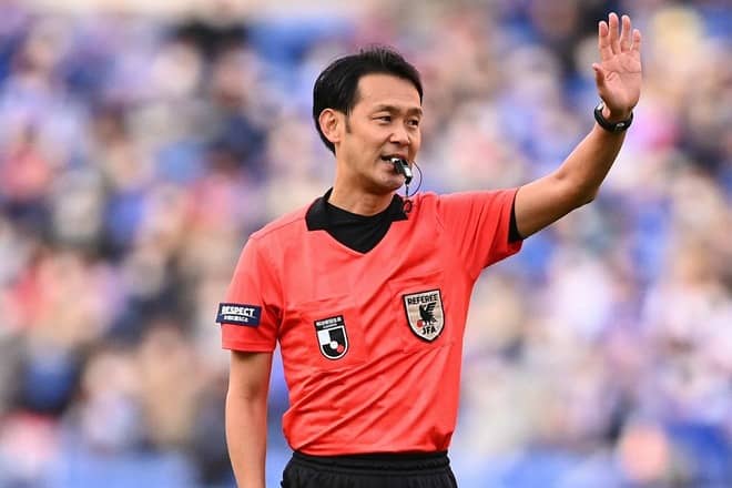 なんとかならないのかな 元主審の家本氏がj１ 退場者続出 の解決策を模索 開幕以降 ずっと冷静に考えています サッカー スポーツブル スポブル