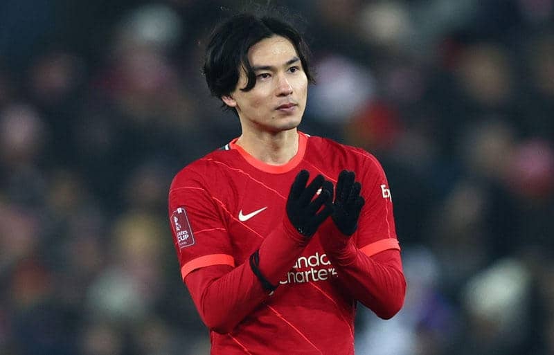 文句なし」リバプール南野拓実が堂々のPOTM選出！トロフィーに笑顔