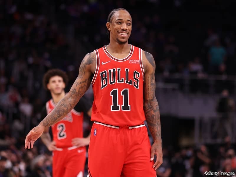 デローザンが初めて購入したジョーダンやコービーから貰ったスニーカーエピソードを明かす