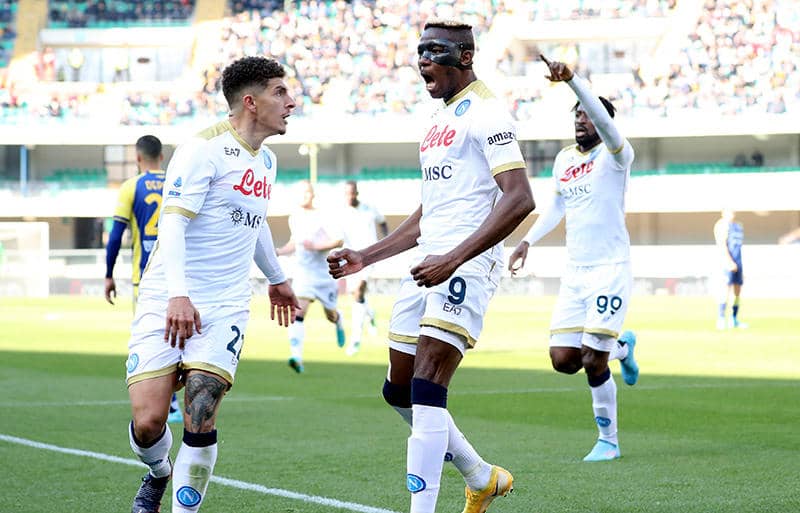 オシムヘンのドッピエッタでナポリが曲者ヴェローナに競り勝つ セリエa サッカー スポーツブル スポブル