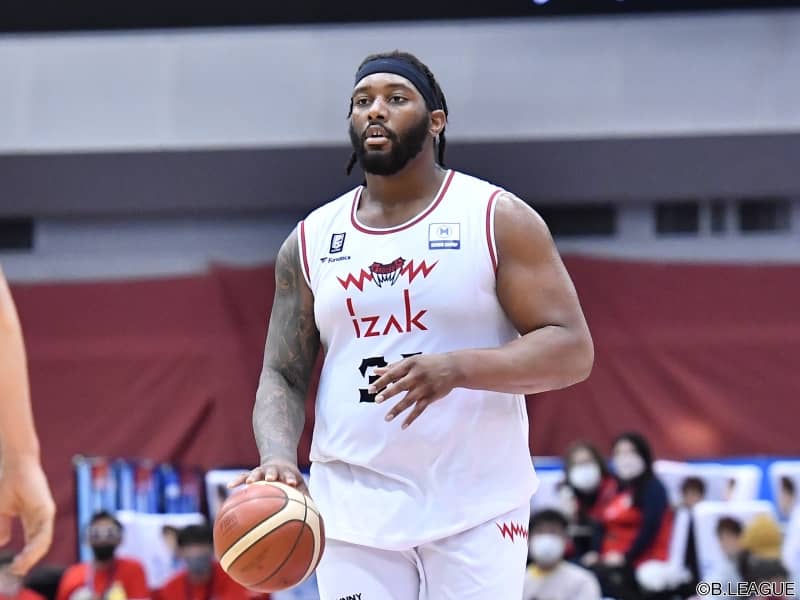 富山のジョシュア・スミスが2試合の出場停止…9日の大阪戦で失格・退場