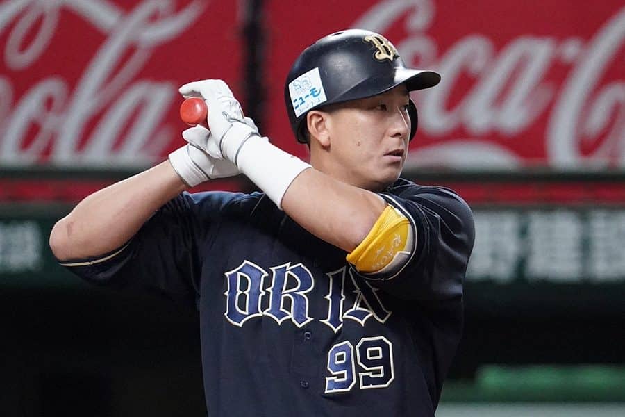 ラオウは中村剛也＆山川穂高に続けるか　パの本塁打王、翌年の成績を検証