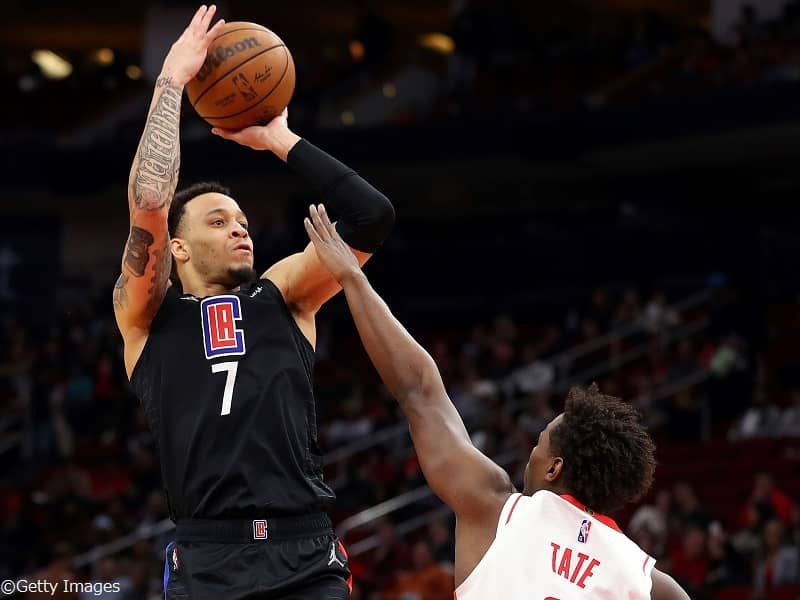 ドラフト外でクリッパーズ入りしたアミール・コフィーが3年目の終盤に本契約を締結