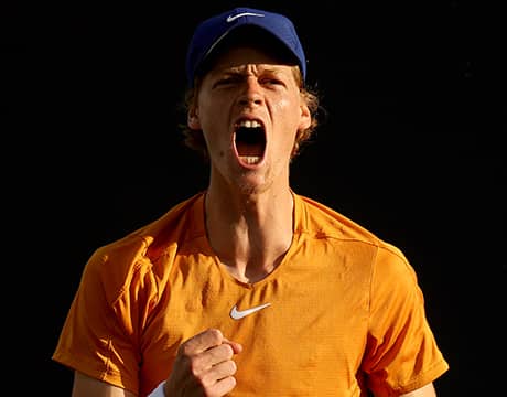 シナー 5度のMP凌ぎ16強