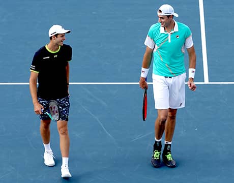 イズナー組、全豪優勝組と激突