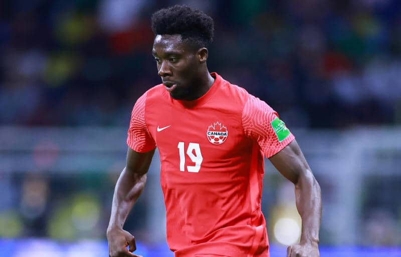 バイエルンのカナダ代表DFアルフォンソ・デイビスが2021年のCONCACAF最優秀選手に！