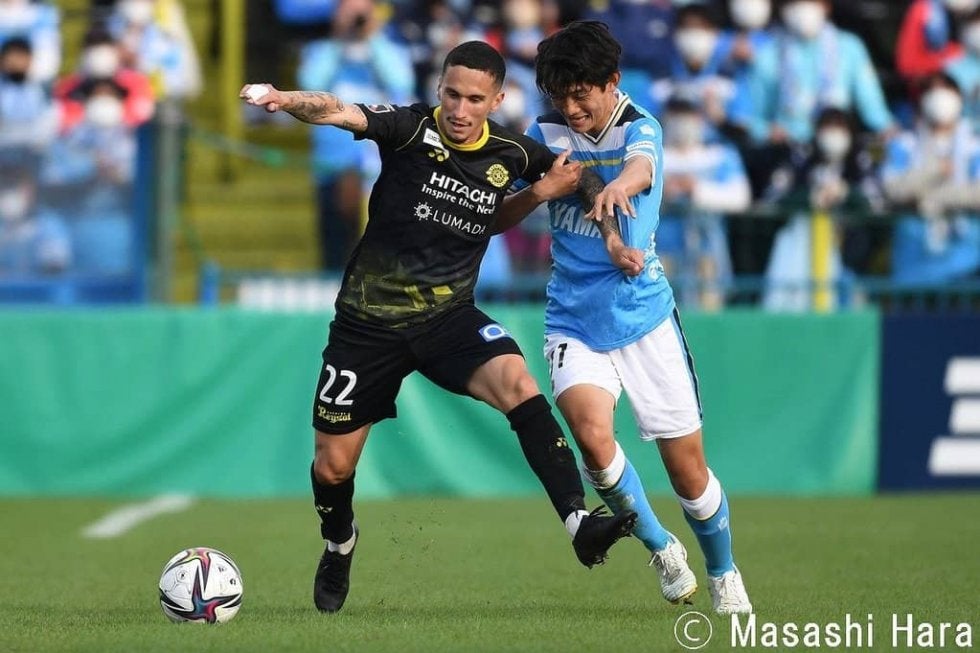 「Jリーグデビュー」ジュビロ磐田・期待の18歳が「鋭すぎる切り返し」で相手を翻弄!「FIFAみたいな動き」と称賛浴びる