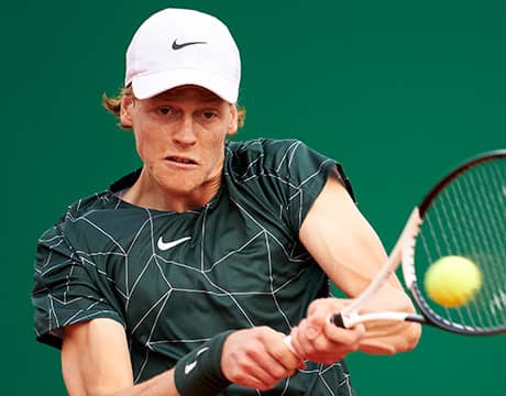 シナー初の8強 ルブレフ撃破