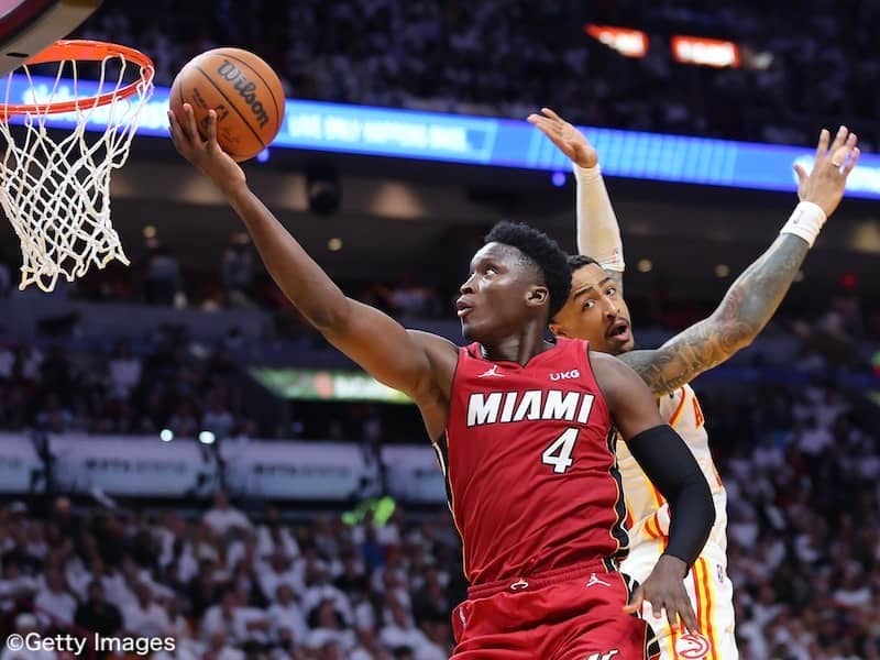 ヒートがホークスとの接戦を制す…エース不在もホームで1回戦突破／NBAプレーオフ