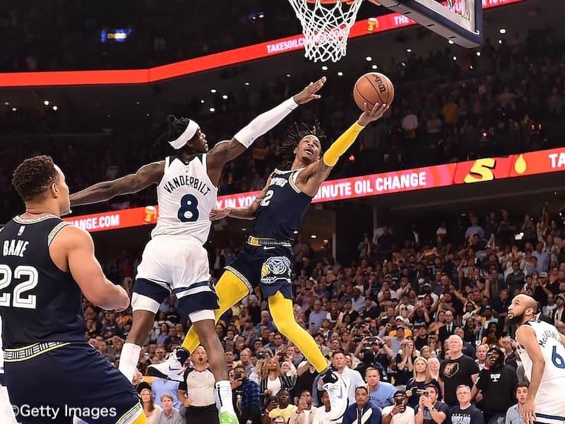 グリズリーズがウルブズに逆転勝利…モラントの決勝点で3勝目／NBAプレーオフ