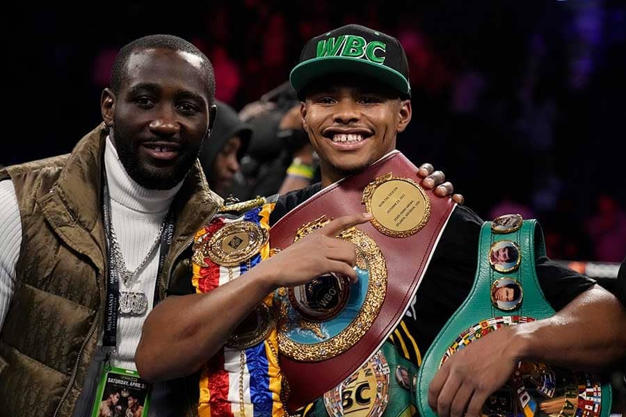 ボクシング世界王者、勝利会見を中断し大乱闘に参戦　英報道「母親が暴漢に襲われた」