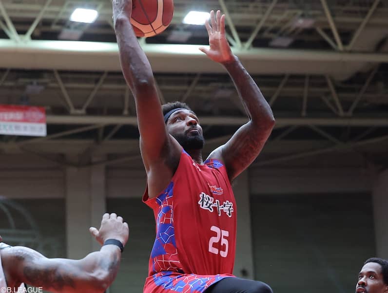 熊本が第4Qに大逆転勝利…ハミルトンがダブルダブルをマークしQF初戦白星／B2プレーオフ