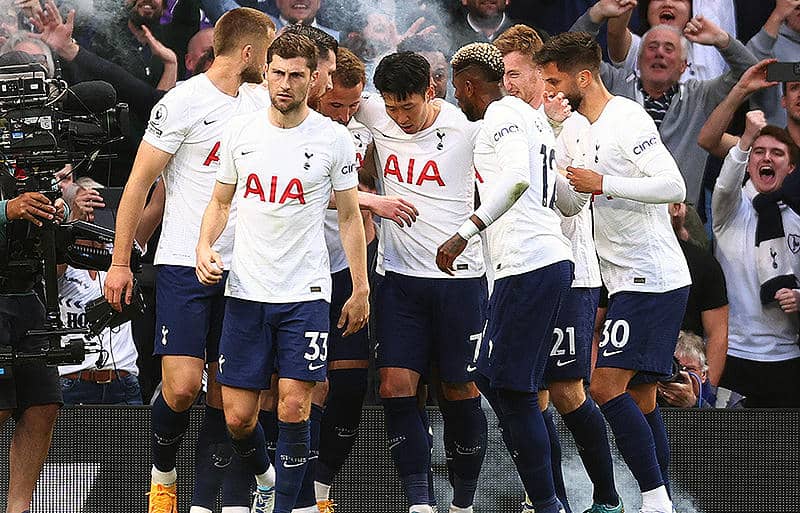 崖っぷちスパーズが10人アーセナルに完勝で逆転トップ4に望み繋ぐ! ケイン2発にソンが3戦連発で冨安健洋が奮闘の宿敵粉砕《プレミアリーグ》