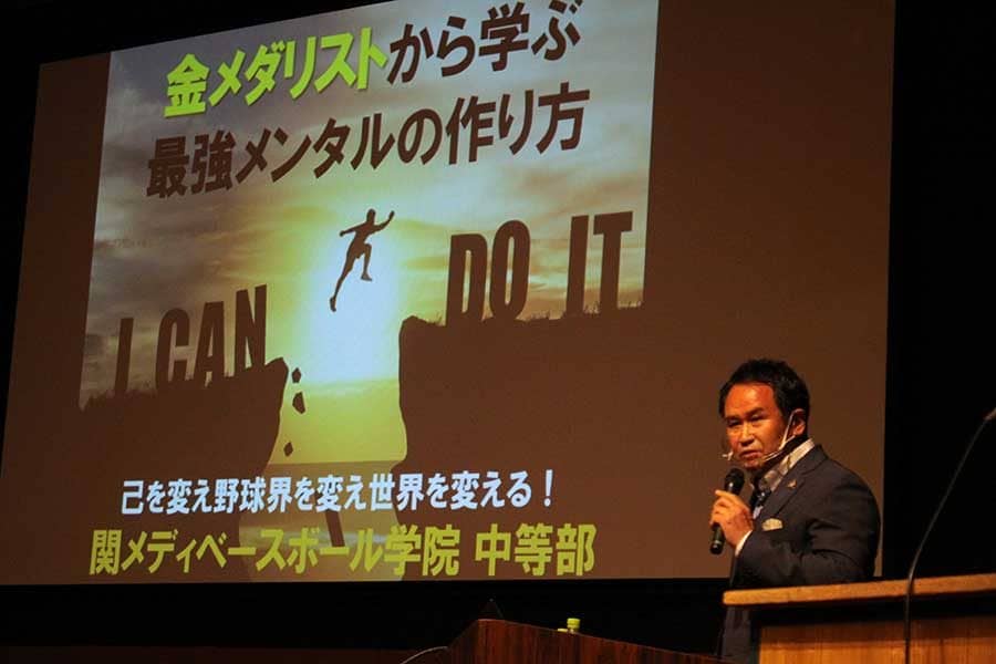リングアラームベース後部