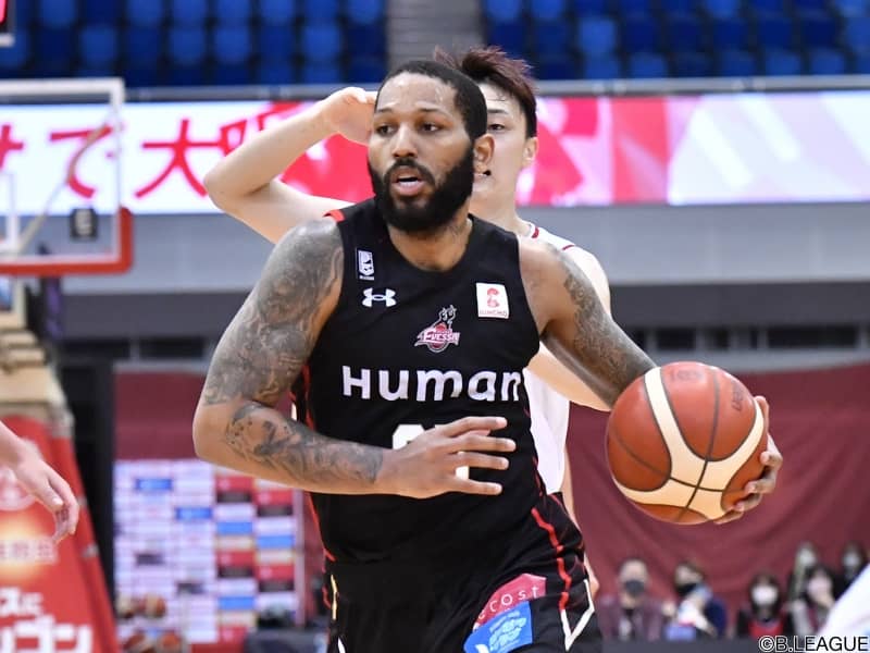 大阪エヴェッサ、今季平均23.1得点のディージェイ・ニュービルとの契約継続を発表