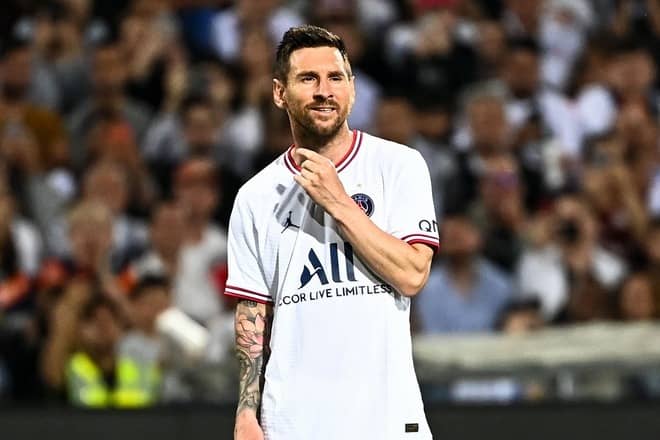 チームメイトと家族に感謝 メッシが今シーズンを振り返り ホッとした心境を吐露 ファンからは まだ見慣れないよ の声も サッカー スポーツブル スポブル