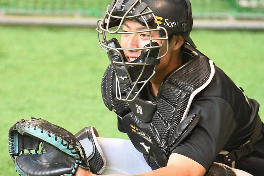 プロ初HRから2打席連発　捕手を辞めようとしていた鷹・渡邉陸を翻意させた言葉