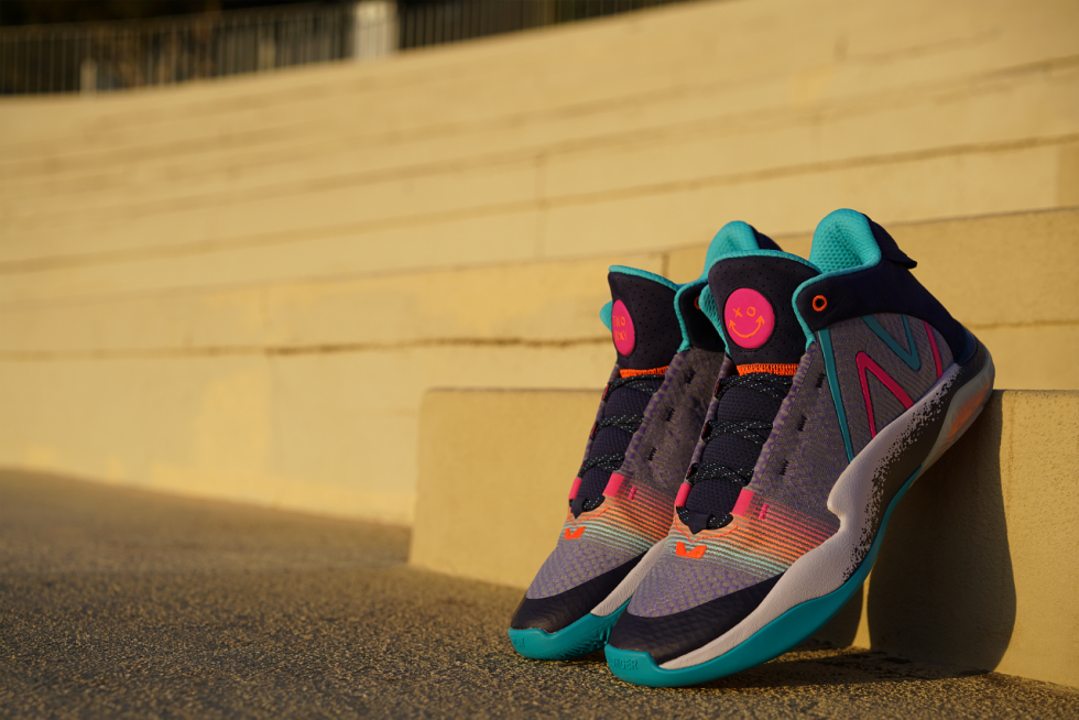 ニューバランスTWO WXY V2 Neon Lights発売開始