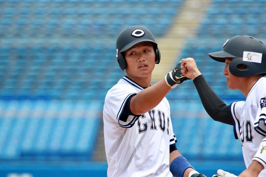 bbm おそ glory 森下翔太 牧秀悟 コンボパッチ 7枚限定 中央大学コンビ