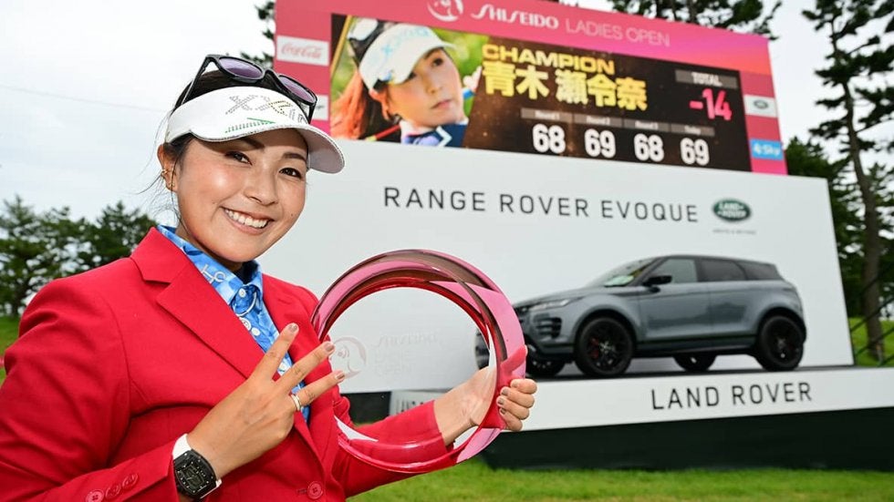 青木瀬令奈「一度もしたことのない複数回優勝を目指して頑張りたい」　今季初優勝＆ツアー通算3勝目