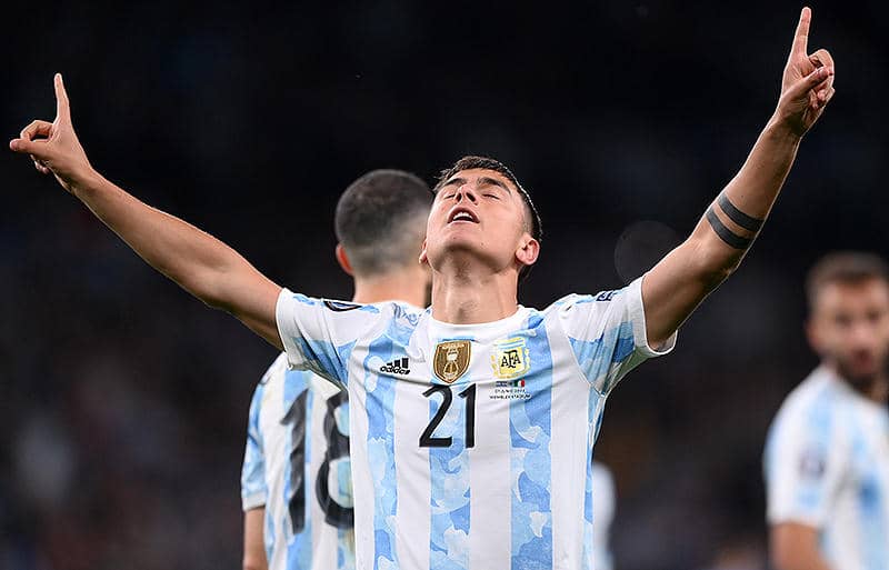 ディバラがロマニスタに初お披露目！　8000人のファンが熱狂