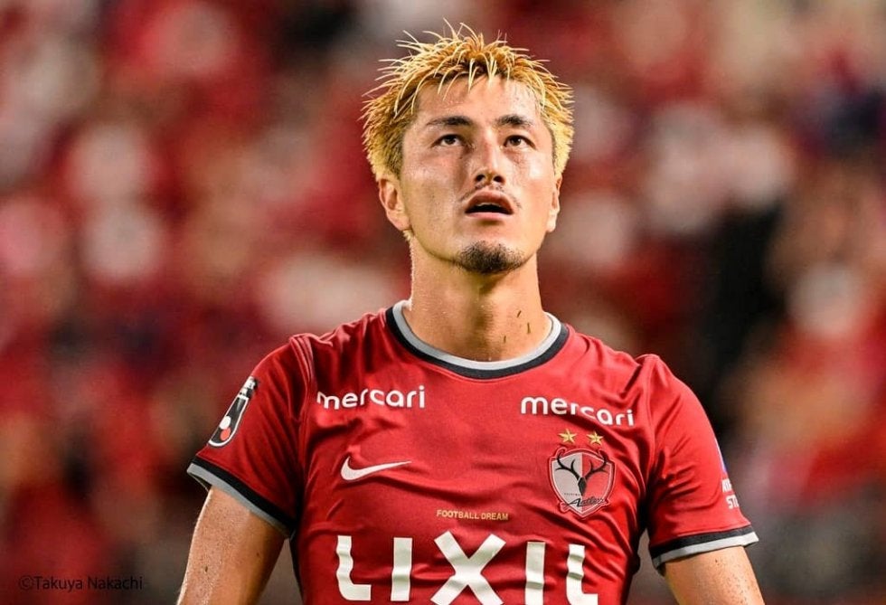 鹿島復活を象徴する鈴木優磨＆岩政新監督の感動場面！ 「鹿島サポが見たかったのはこれ」の声出た「漢と漢の抱擁！」