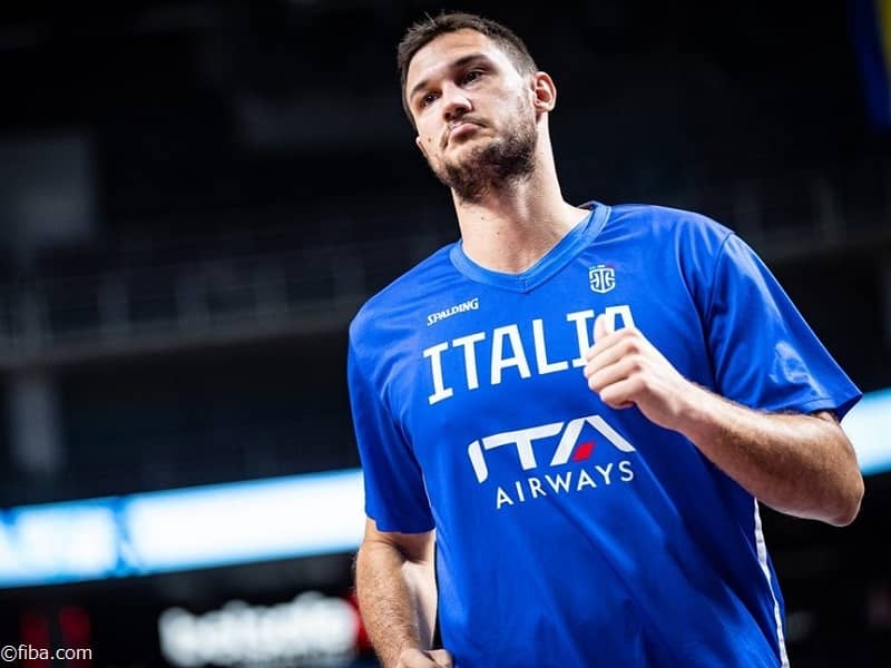 イタリア代表のダニーロ・ガリナーリがW杯ヨーロッパ予選で左ひざを痛めて途中退場 バスケットボール スポーツブル (スポブル)