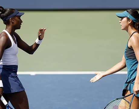 柴原瑛菜ペア 53分で初戦突破