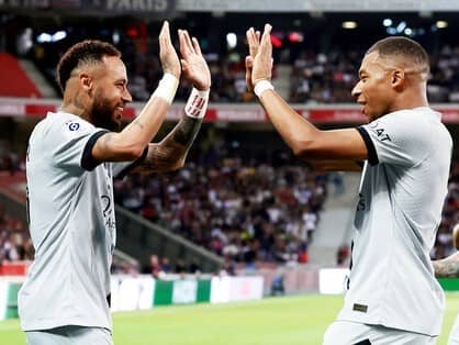 ネイマールvsエムバペの不仲説もどこ吹く風。別次元の連係プレーでPSG驚愕の１試合平均４ゴール