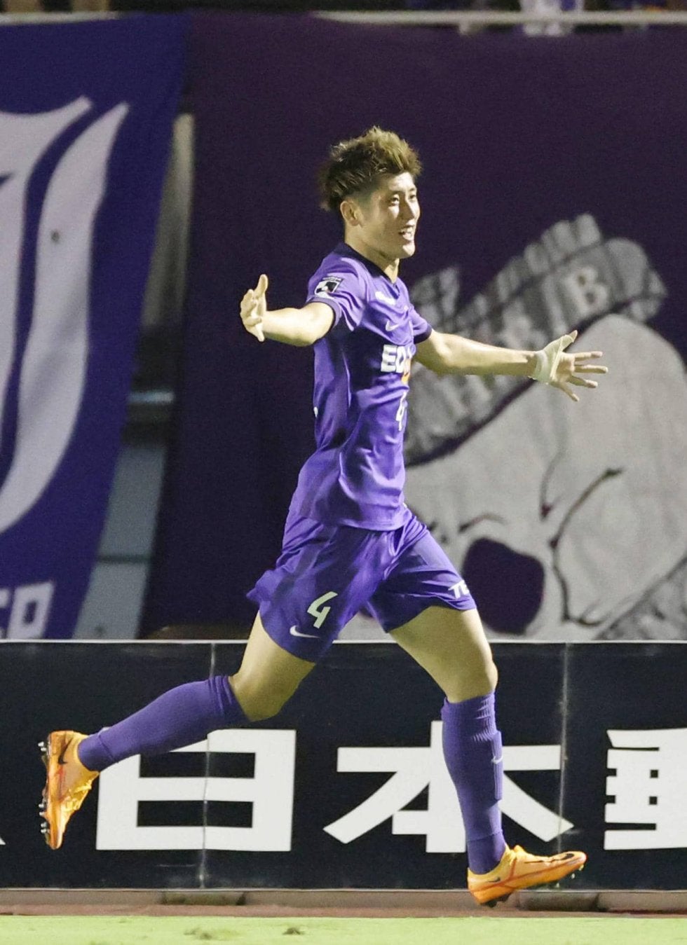 広島 地方クラブの強化成功示す荒木隼人と加藤陸次樹の同門対決 証明された中長期的ビジョン サッカー スポーツブル スポブル