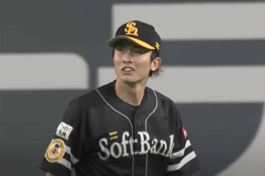 新庄監督は拍手、解説は「ボール追い越しました」と唖然　球場騒然…鷹周東の超美技