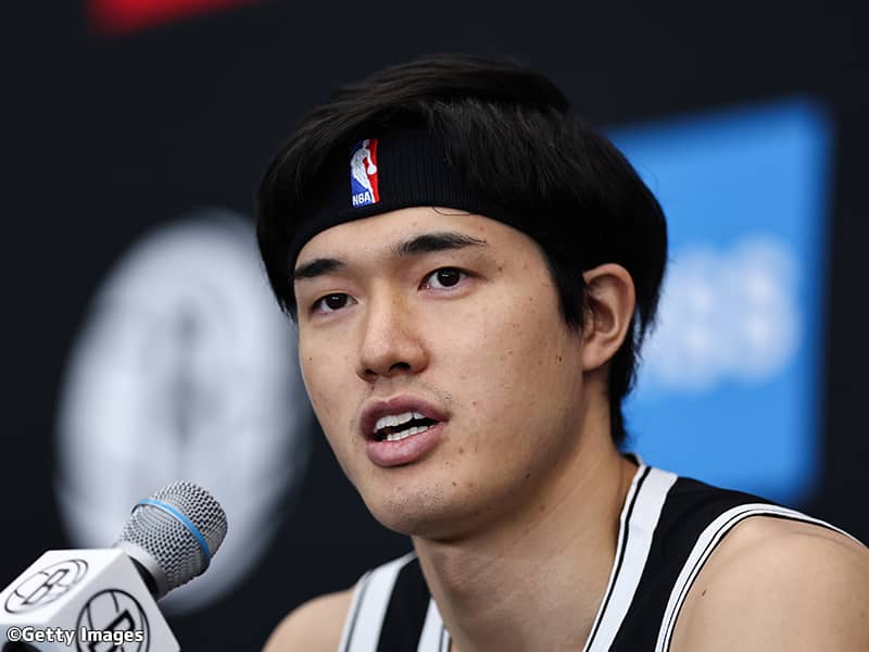 ネッツの記者会見に出席した渡邊雄太…チームと契約に至ったのは「自分を必要としてくれたから」