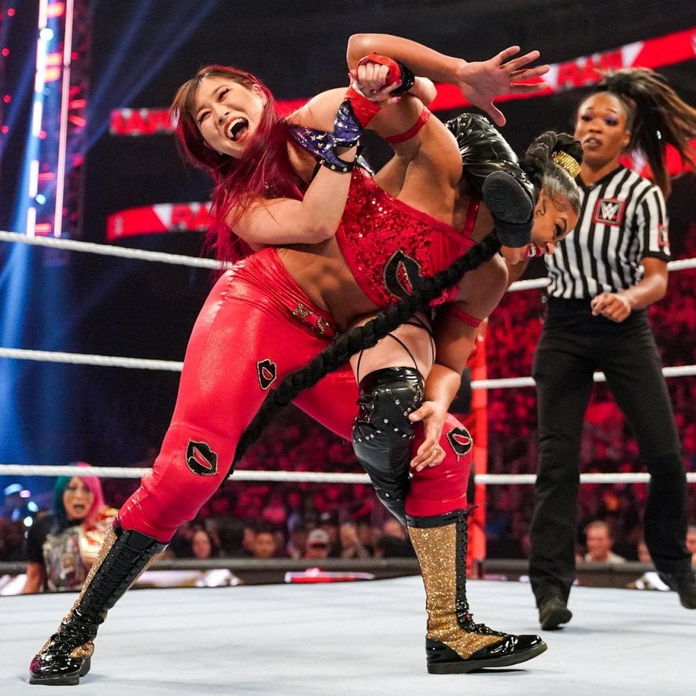 Wwe イヨ スカイがブレアとの王者対決で黒星 必殺技kod浴びフォール負け 相撲 格闘技 スポーツブル スポブル