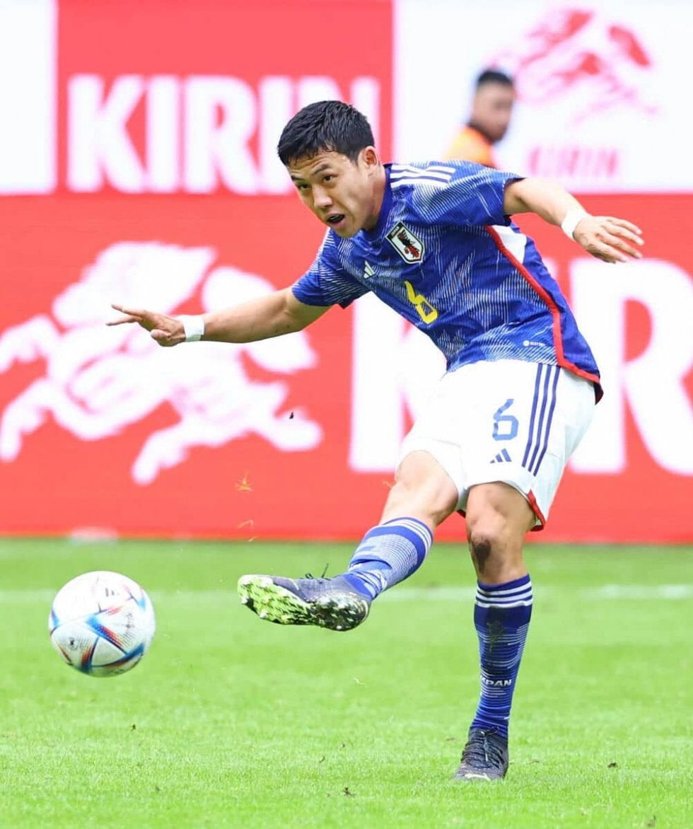 遠藤航 右足負傷で途中交代 ふくらはぎ 太もも裏 全治など詳細不明 日本代表の絶対的支柱 ｗ杯へ不安 サッカー スポーツブル スポブル