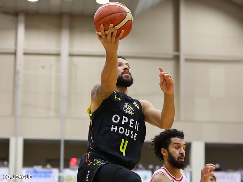 Otにもつれた大激戦は群馬に軍配 ジョーンズの劇的レイアップで富山を撃破 バスケットボール スポーツブル スポブル