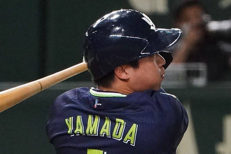 山田哲人が復活の先制3ラン、第2戦まで絶不調の主将が敵地黙らせる一撃